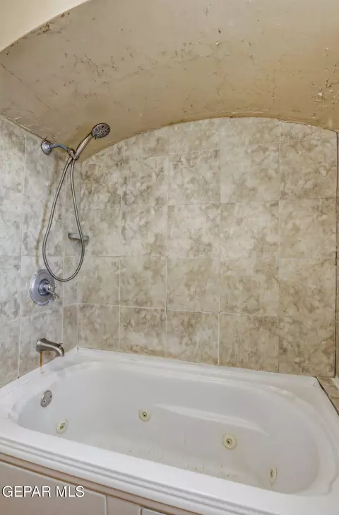 Bath - 116 Tamarisk St, Anthony, TX 79821 photo 2 of 3