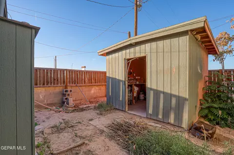 Exterior - 116 Tamarisk St, Anthony, TX 79821 photo 3 of 4