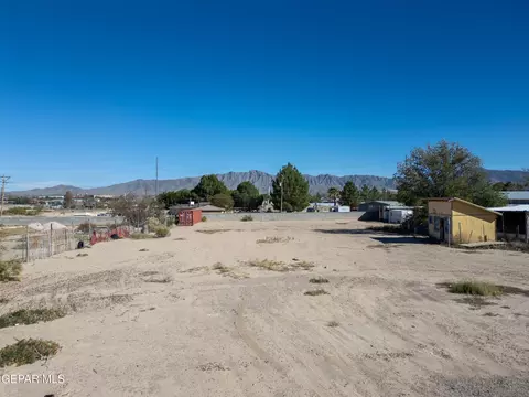 7970 Doniphan Dr, Vinton, TX 79821 photo 2