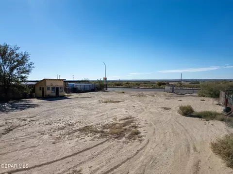7970 Doniphan Dr, Vinton, TX 79821 photo 4