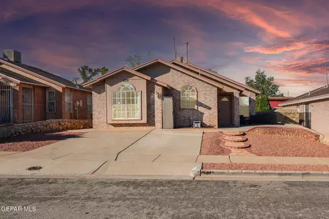 11721 Corona Crest Ave, El Paso, TX 79936