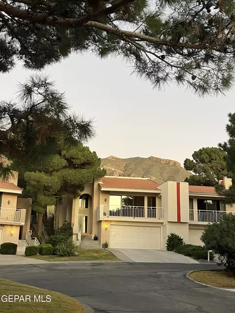 5745 Mira Grande Dr, El Paso, TX 79912
