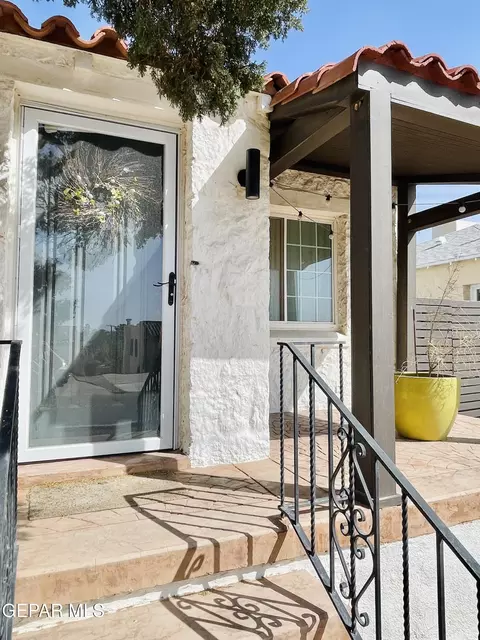 910 Mesita, El Paso, TX 79902