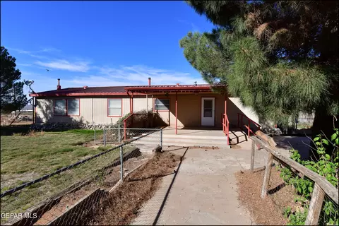7950 Onyx Ct, Las Cruces, NM 88012