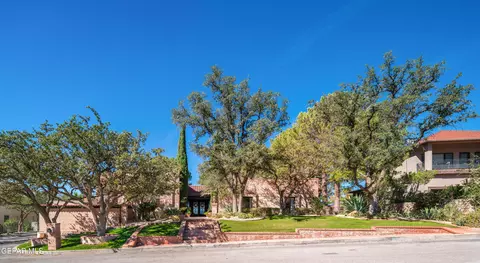 1033 Singing Hills Dr, El Paso, TX 79912