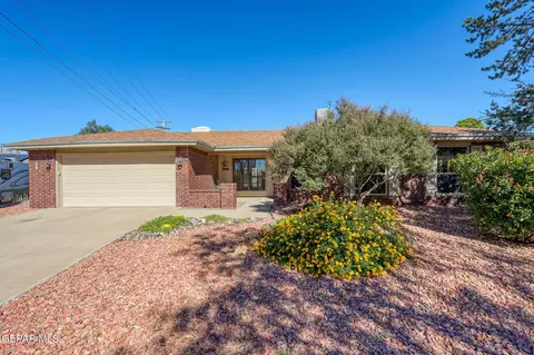 841 Espolon Dr, El Paso, TX 79912