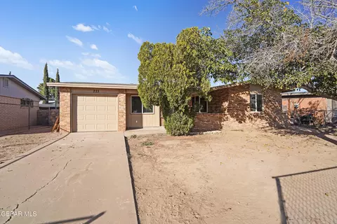 223 Caribe Cir, El Paso, TX 79927