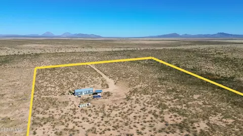 26 Ponderosa Rd, Salt Flat, TX 79847
