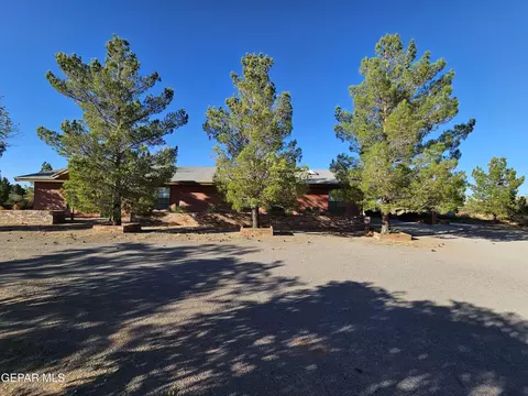 14001 Wagon Trail Dr, El Paso, TX 79938