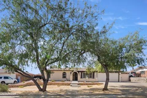 10844 Sombra Verde Dr, El Paso, TX 79935