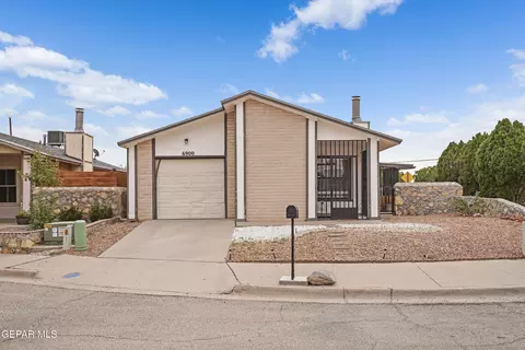 6900 Ridge Top Dr, El Paso, TX 79904