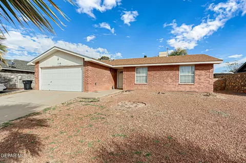 156 Lago Grande Dr, Horizon City, TX 79928