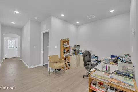 1069 Hoppas Ct, El Paso, TX 79932 photo 12