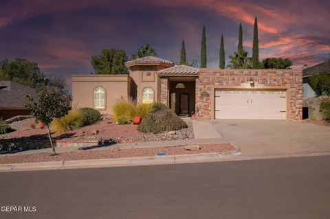6825 Canyon Run Dr, El Paso, TX 79912