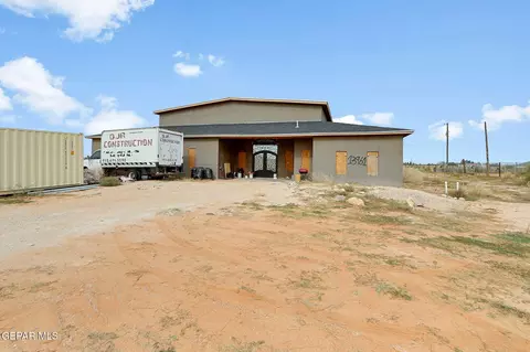 13961 Santa Fe Trail Trl, El Paso, TX 79938