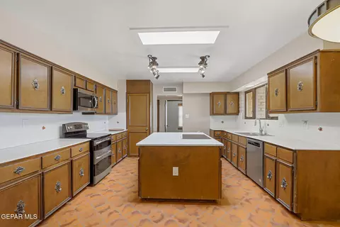 Kitchen - 7770 Westside Rd, Anthony, TX 79821 photo 2 of 5
