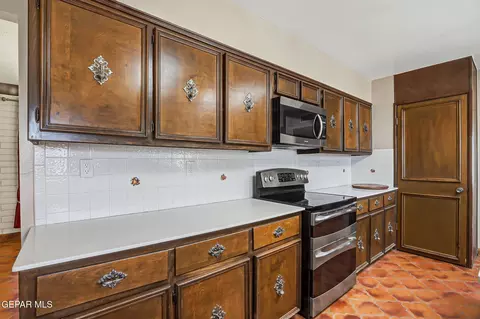 Kitchen - 7770 Westside Rd, Anthony, TX 79821 photo 3 of 5