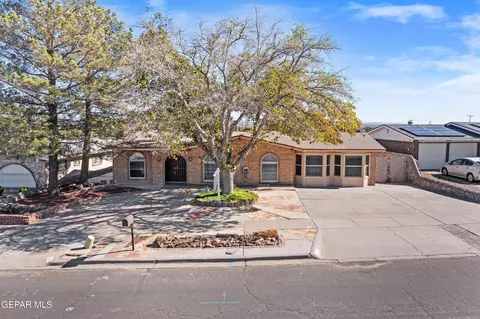10406 Bon Aire Dr, El Paso, TX 79924