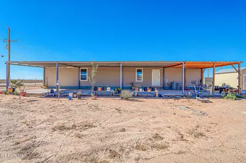 17847 Scruggs Dr, El Paso, TX 79928