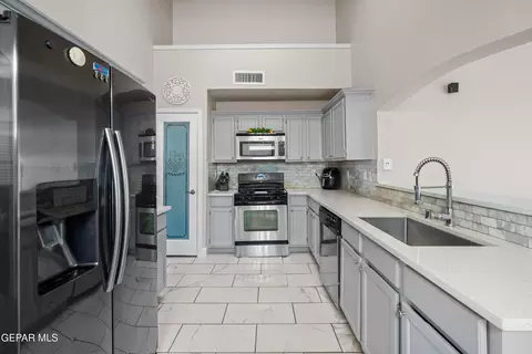 Kitchen - 10941 Duster Dr, El Paso, TX 79934 photo 2 of 4