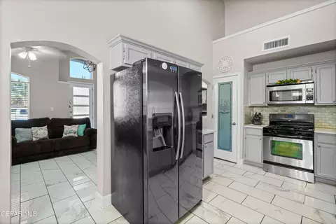 Kitchen - 10941 Duster Dr, El Paso, TX 79934 photo 1 of 4