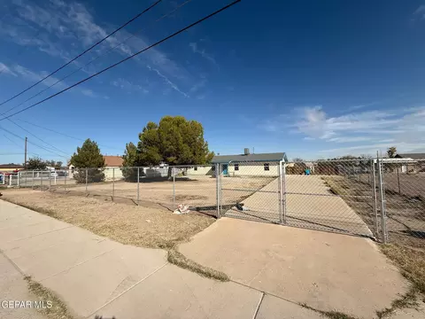11711 Flor Del Rio St, Socorro, TX 79927