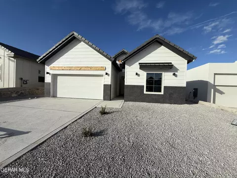1137 Brass Hill Ave, Santa Teresa, NM 88008