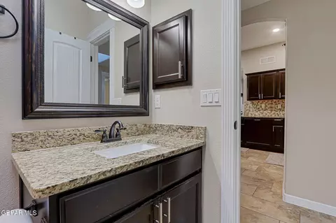 Bath - 1012 Maximo Dr, El Paso, TX 79932 photo 5 of 6