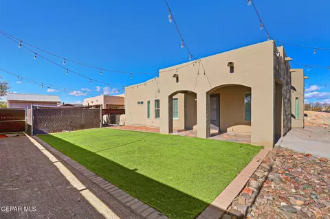 Exterior - 1012 Maximo Dr, El Paso, TX 79932 photo 3 of 5