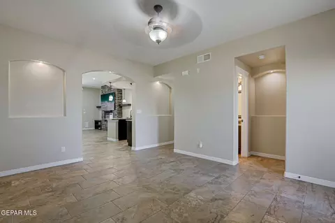 Living - 1012 Maximo Dr, El Paso, TX 79932 photo 2 of 4