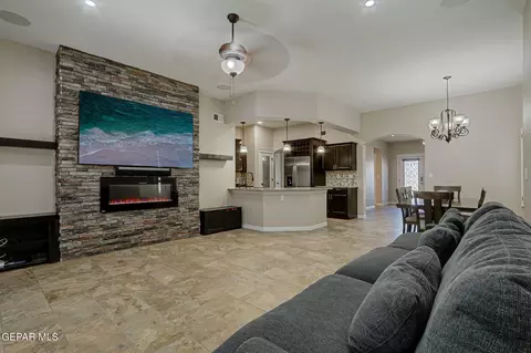 Living - 1012 Maximo Dr, El Paso, TX 79932 photo 4 of 4