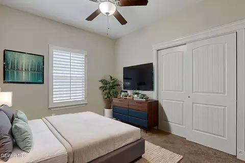Bedroom - 1012 Maximo Dr, El Paso, TX 79932 photo 4 of 6