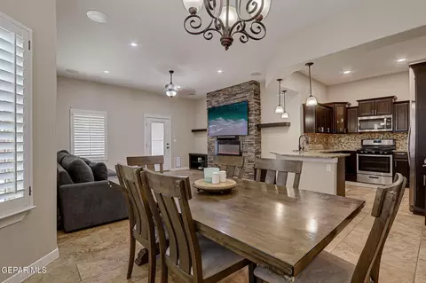 Dining - 1012 Maximo Dr, El Paso, TX 79932 photo 3 of 3
