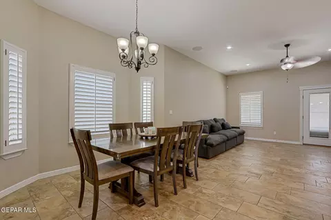 Dining - 1012 Maximo Dr, El Paso, TX 79932 photo 2 of 3