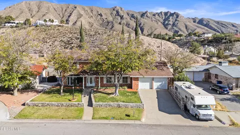 5604 Pebble Beach Dr, El Paso, TX 79912