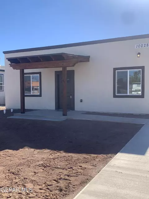 10228 Hatchet Rd, Socorro, TX 79927