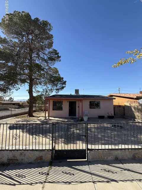 813 Santa Barbara Dr, El Paso, TX 79915