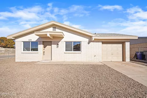 219 Caribe Cir, El Paso, TX 79927