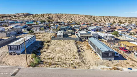 310 Rio Rojo Dr, Sunland Park, NM 88063