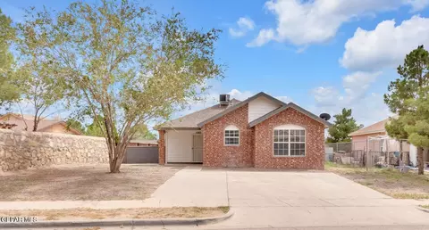 1082 Mill Valley Rd, Socorro, TX 79927