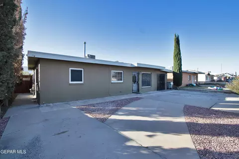 8415 Mount Ranier Dr, El Paso, TX 79904
