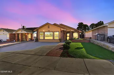 12552 Alicia Arzola Dr, El Paso, TX 79928