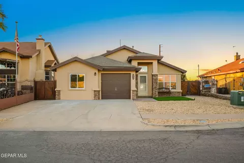 881 Dakota River Ave, El Paso, TX 79932