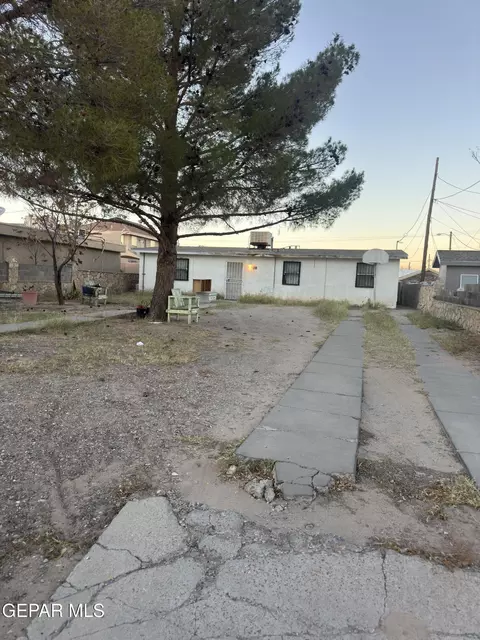 108 Jefferson St, Anthony, TX 79821