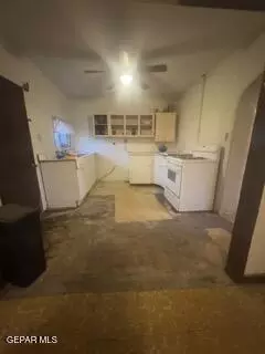 108 Jefferson St, Anthony, TX 79821 photo 3