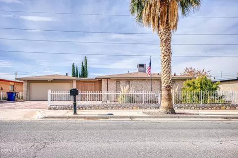 2029 Mermaid Dr, El Paso, TX 79936
