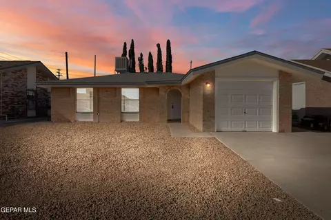 9836 Isaac Dr, El Paso, TX 79927