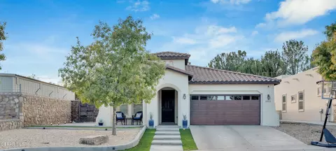 5501 Grove Dr, Sunland Park, NM 88063