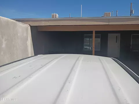 660 Wake Forest Ln, El Paso, TX 79928