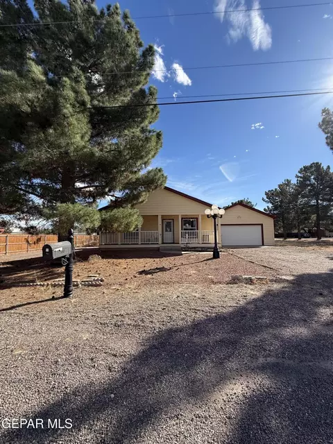 300 E Stockton Ave, Alpine, TX 79830
